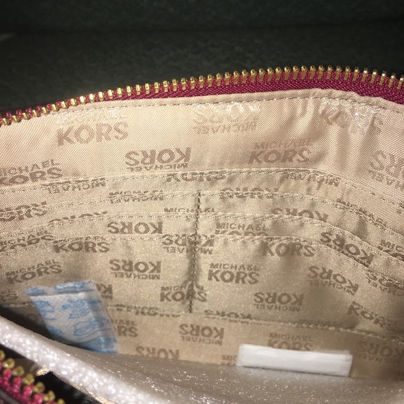 Michael Kors Large Heart Zip Clutch in Cherry - Picture 4 of 4